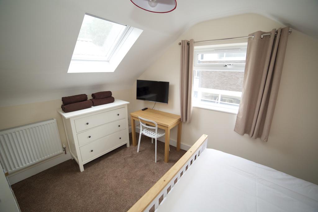Bristol Serviced Lets - 152/154 Bath Road Номер фото