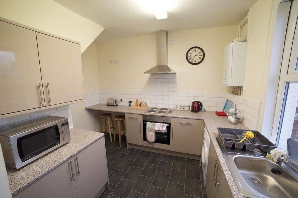 Bristol Serviced Lets - 152/154 Bath Road Экстерьер фото