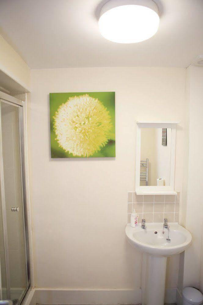 Bristol Serviced Lets - 152/154 Bath Road Экстерьер фото