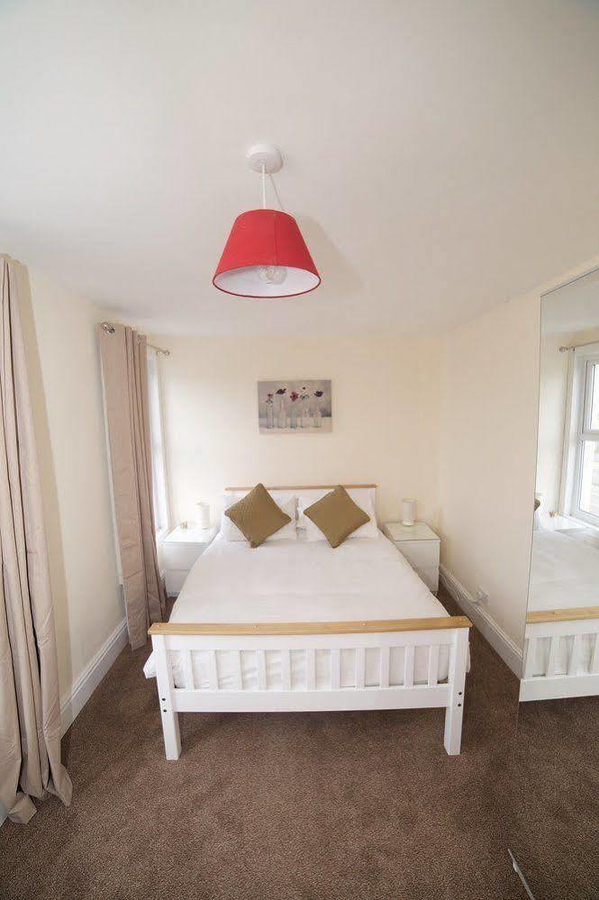 Bristol Serviced Lets - 152/154 Bath Road Экстерьер фото
